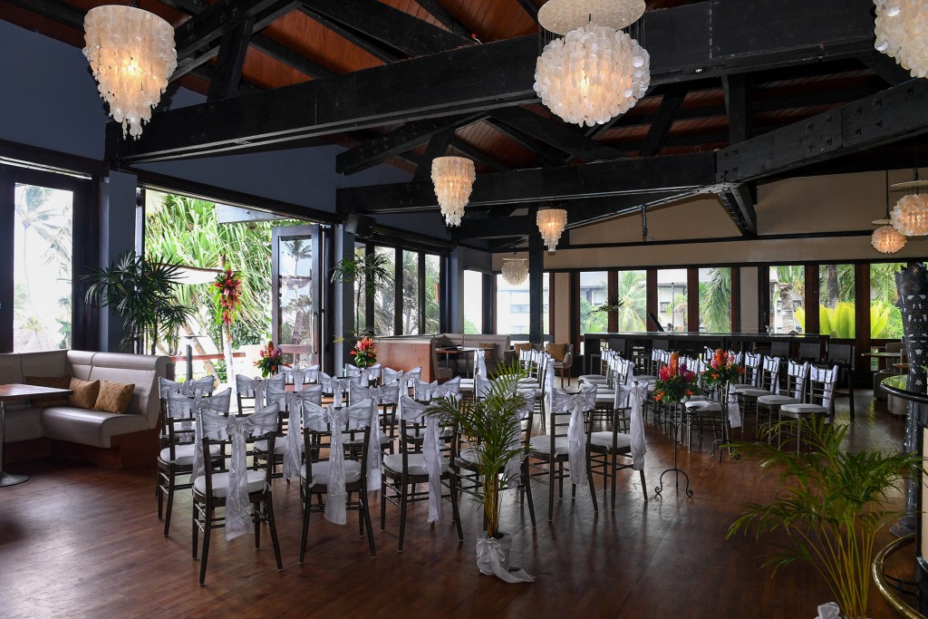 The simple and minimalistic wedding setup in the halls of Warwick Fiji