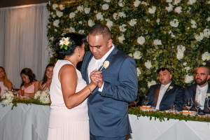 Groom dances with his mom at the Sofitel Auckland