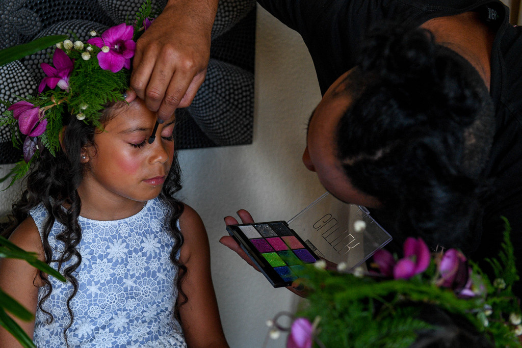 Totoka hair and makeup does the flower girls makeup