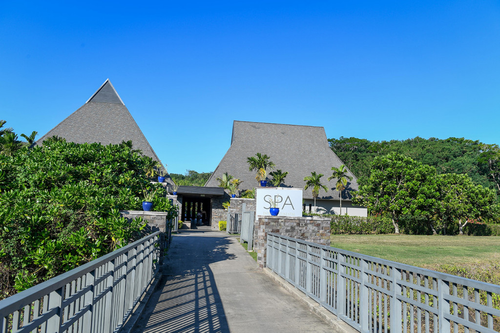 Traditionally inspired Fiji huts at the Intercontinental hotel Fiji