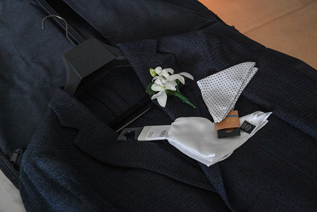 Simple boutonniere and lapel pockets